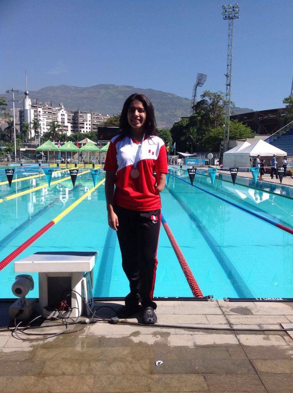 Diana Rojas Bronce en 200 mts combinado