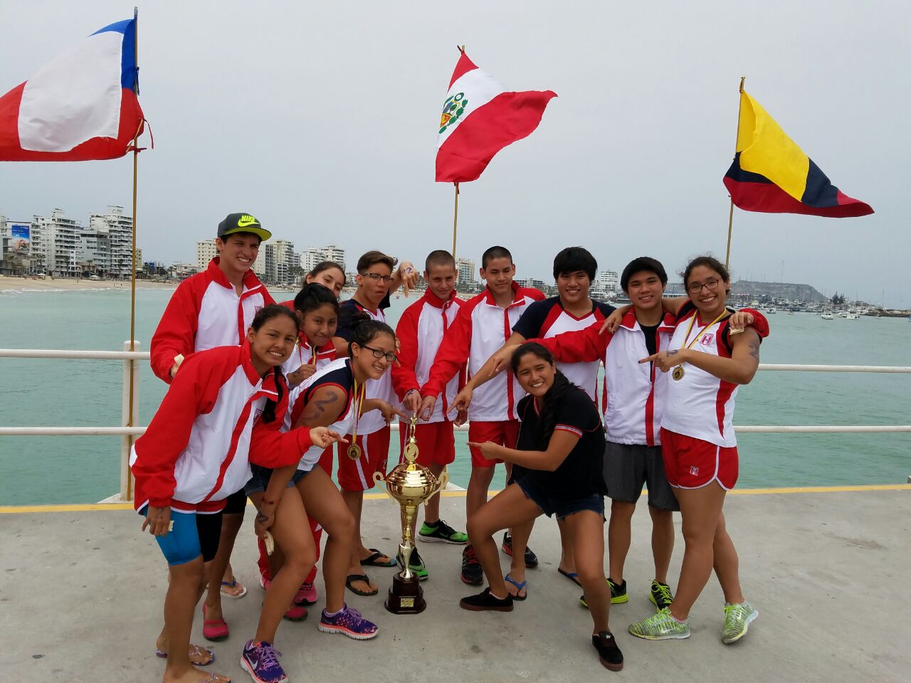 EQUIPO JUVENIL DE AGUAS ABIERTAS CAMPEÓN