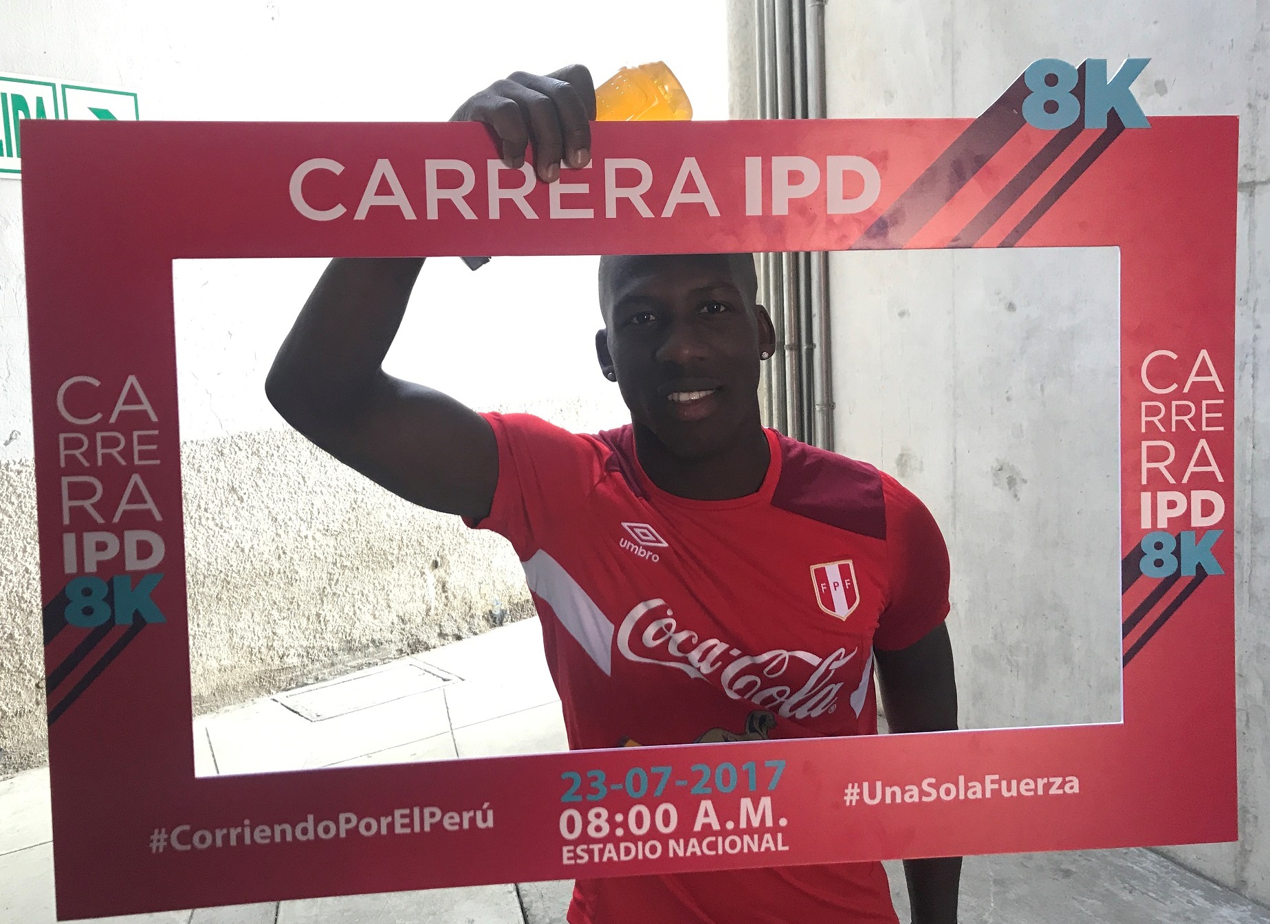 LUIS ADVÍNCULA APOYA CARRERA IPD8K