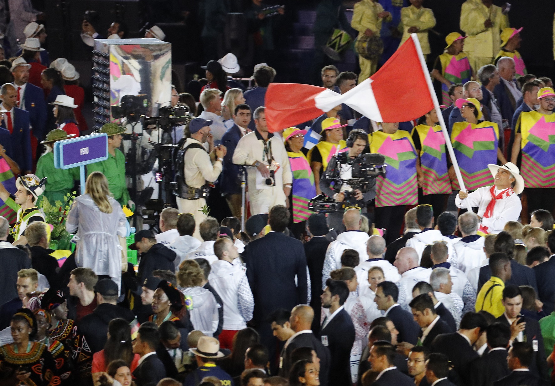 PANCHO BOZA FLAMEANDO LA BANDERA