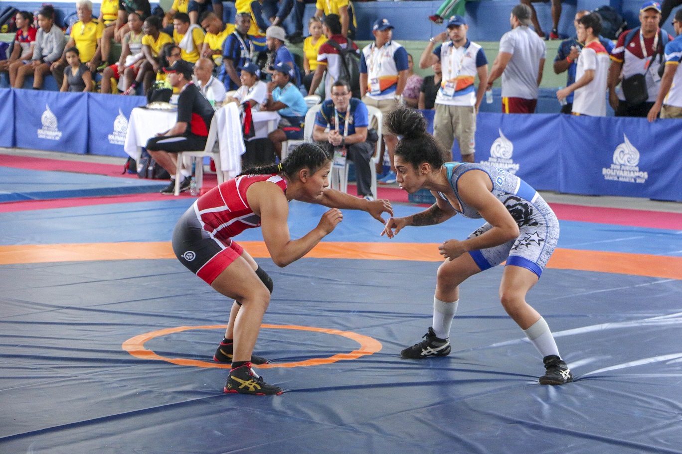 THALÍA EN PLENO COMBATE
