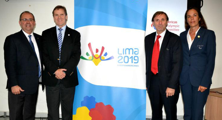 Xavier Gonzales Carlos Neuhaus Luis Campo y Luisa Villar