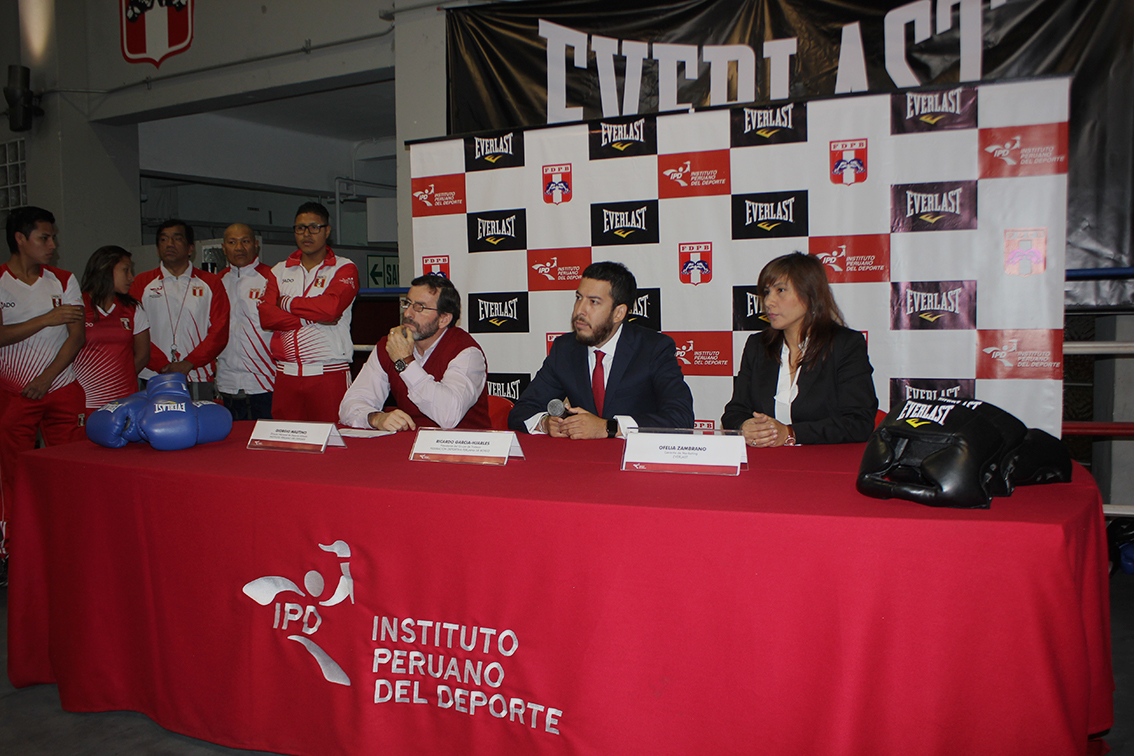 conferencia en la bombonera del acuerdo con everlast