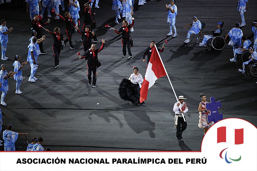 desfile delegacion en paraolimpicos