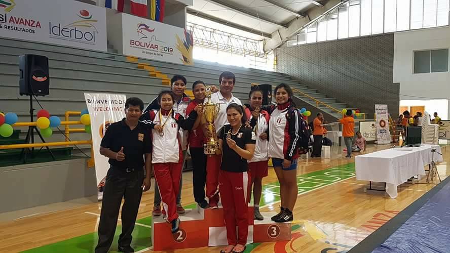 el equipo femenino que logro el primer lugar