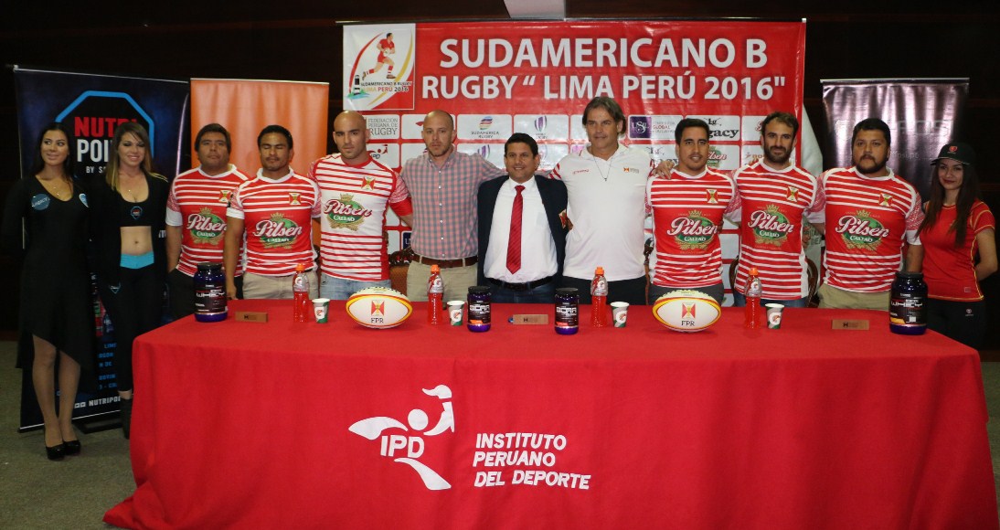 jugadores y dirigentes del rugby