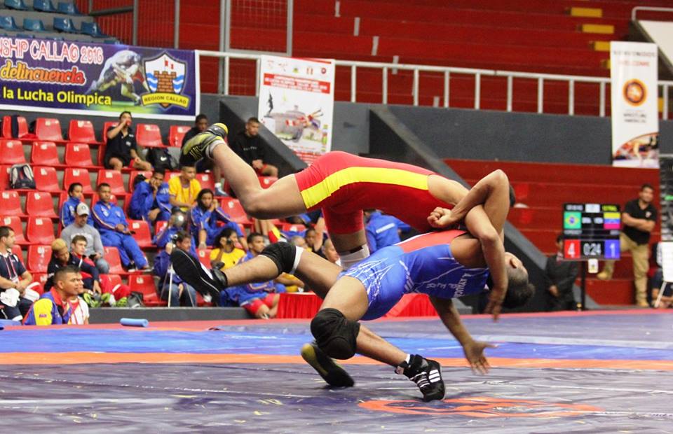 lucha ayaucan