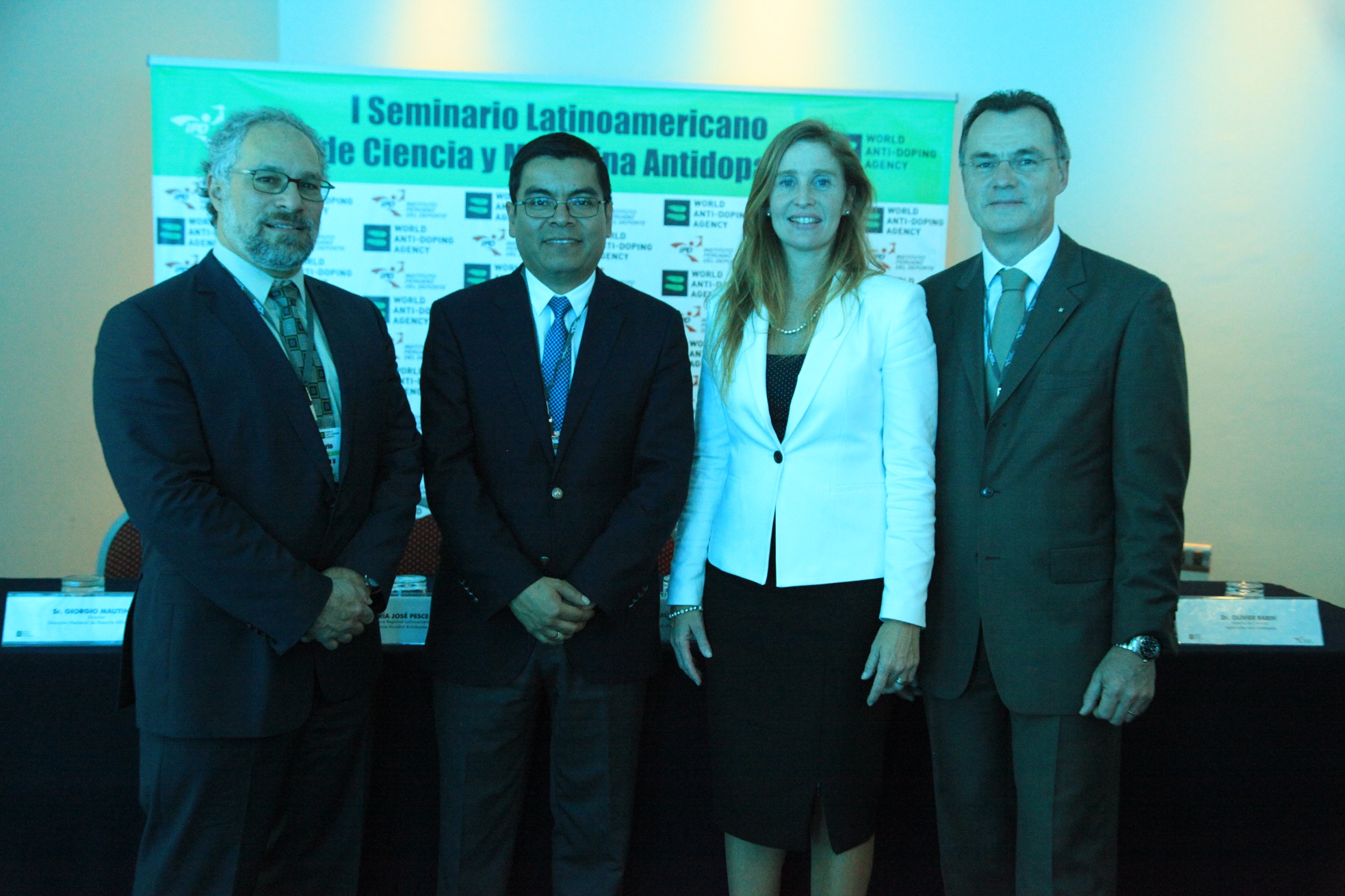 1-5 Saul Barrera Ayala junto a autoridades del WADA