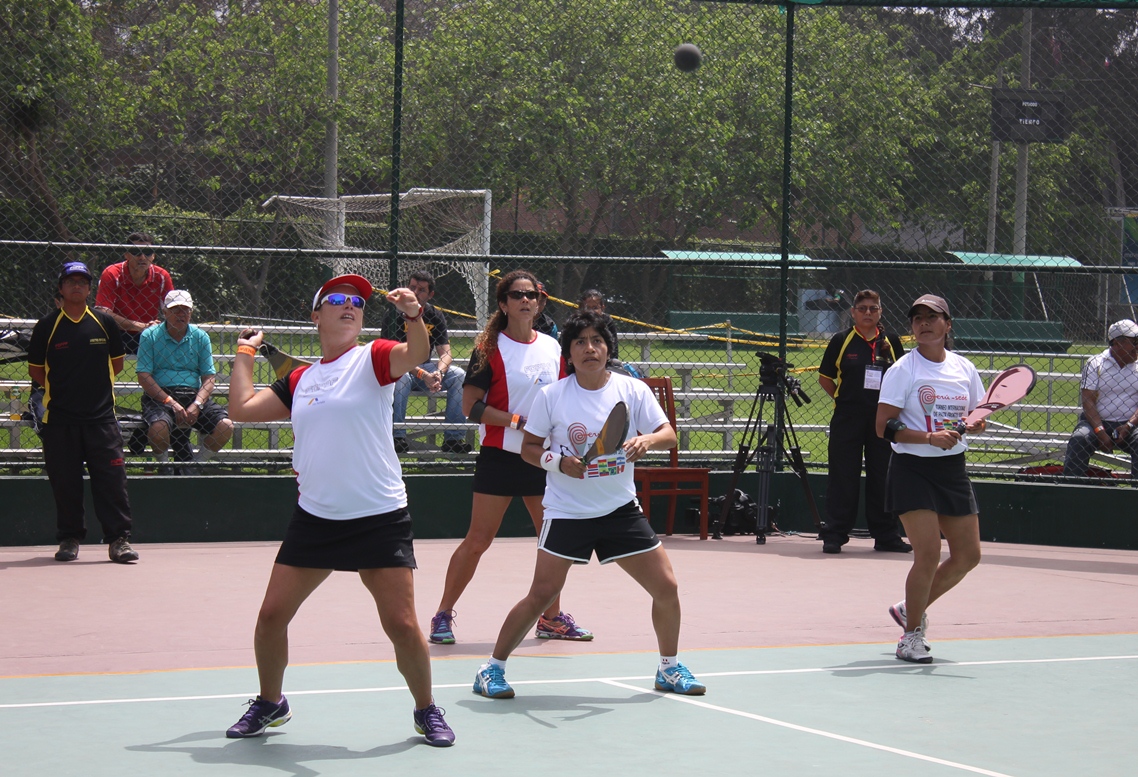 1-6 Peru  A y B en la final de dobles femenino