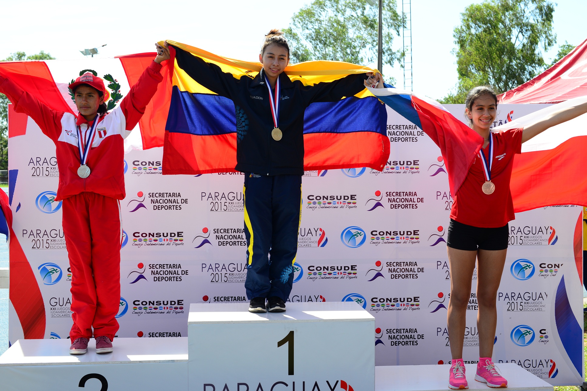 1 - peru podio - freysy donayres - medalla de plata en 3 mil metros marcha atletica