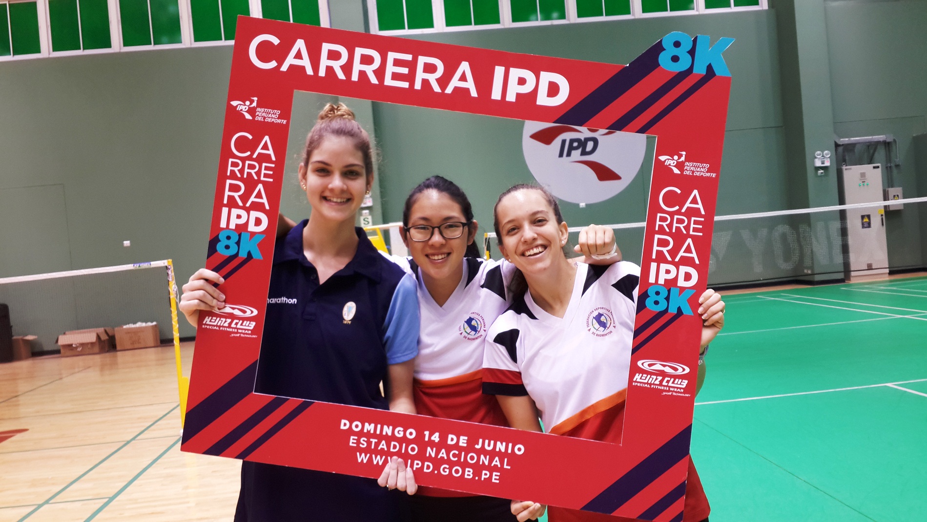 8k - 4 Maria Luz Sornoza - Danica Nishimura - Katerine Winder - Badminton