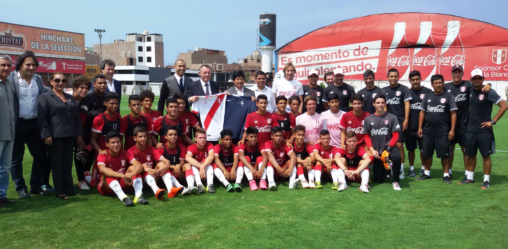 Visita 2 Edwin Oviedo Thierry Braillard Sal Barrera Junto a la seleccin peruana Sub 17
