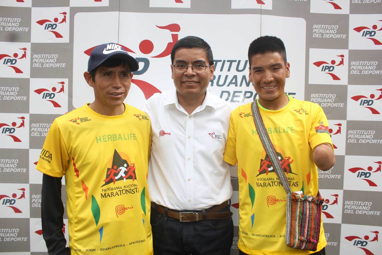 chasquis 5 - Saul Barrera junto a Raul Pacheco y Efrain Sotacuro
