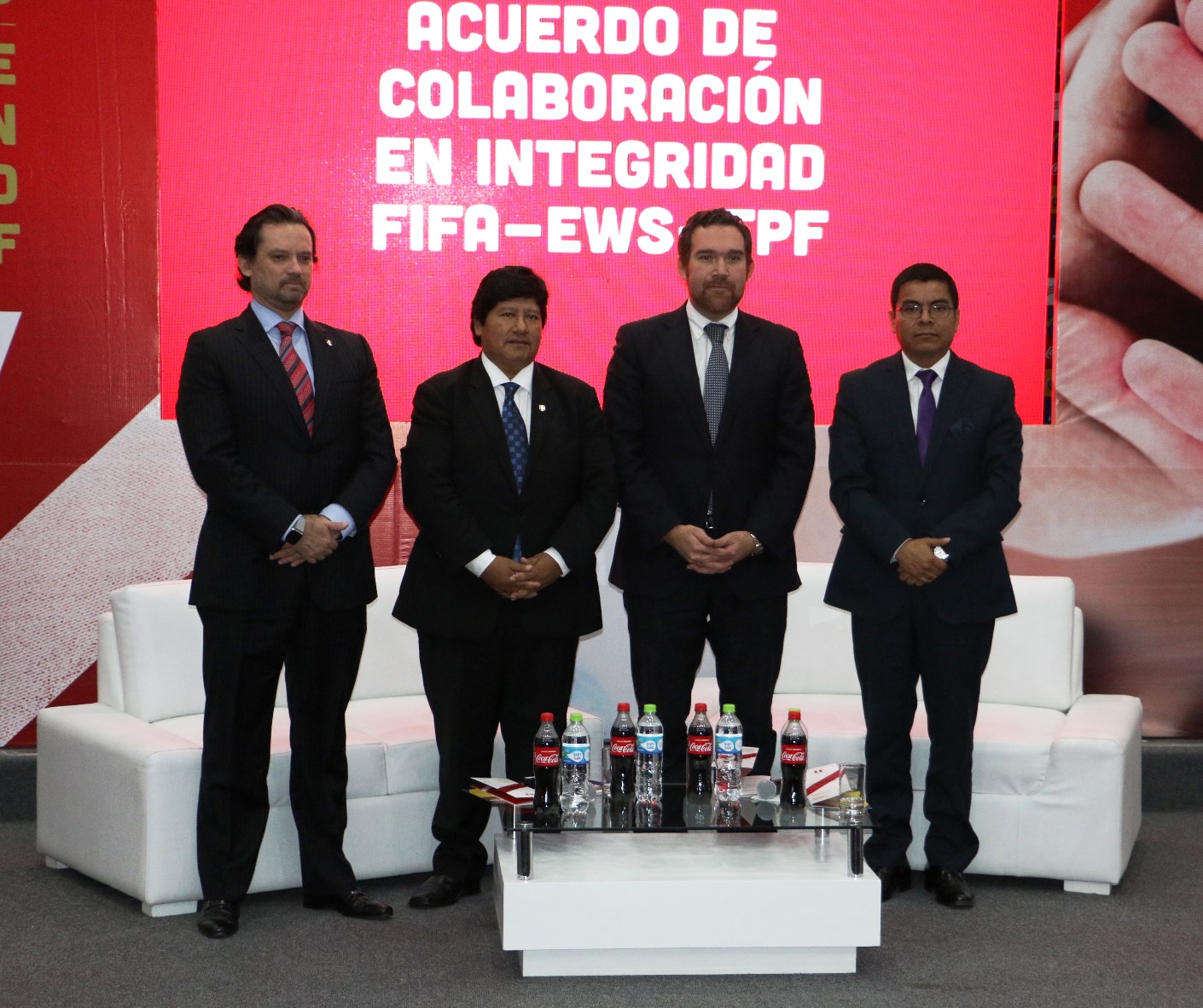 presidente del ipd con autoridades de la fpf