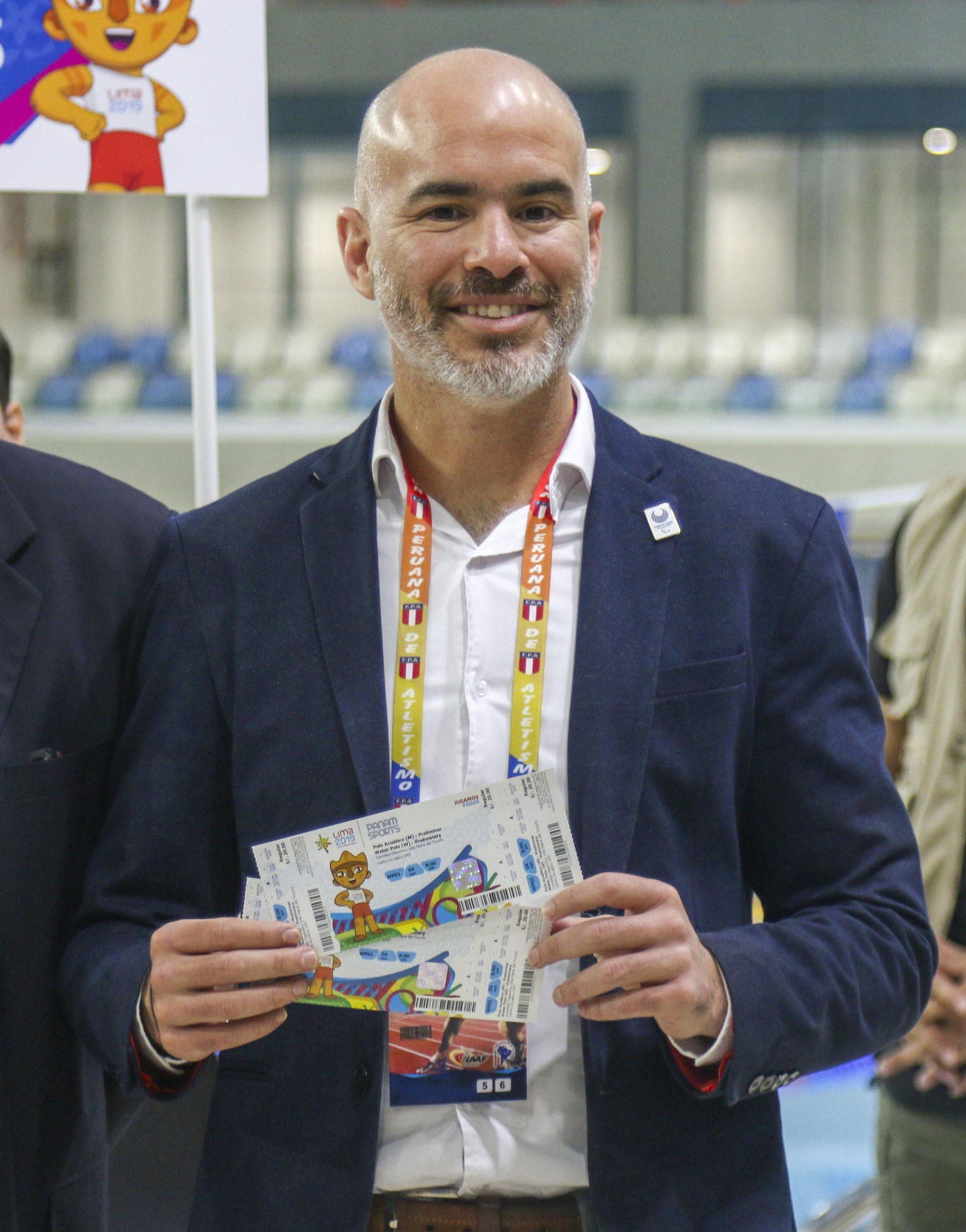 suito con su entrada para los juegos panamericanos