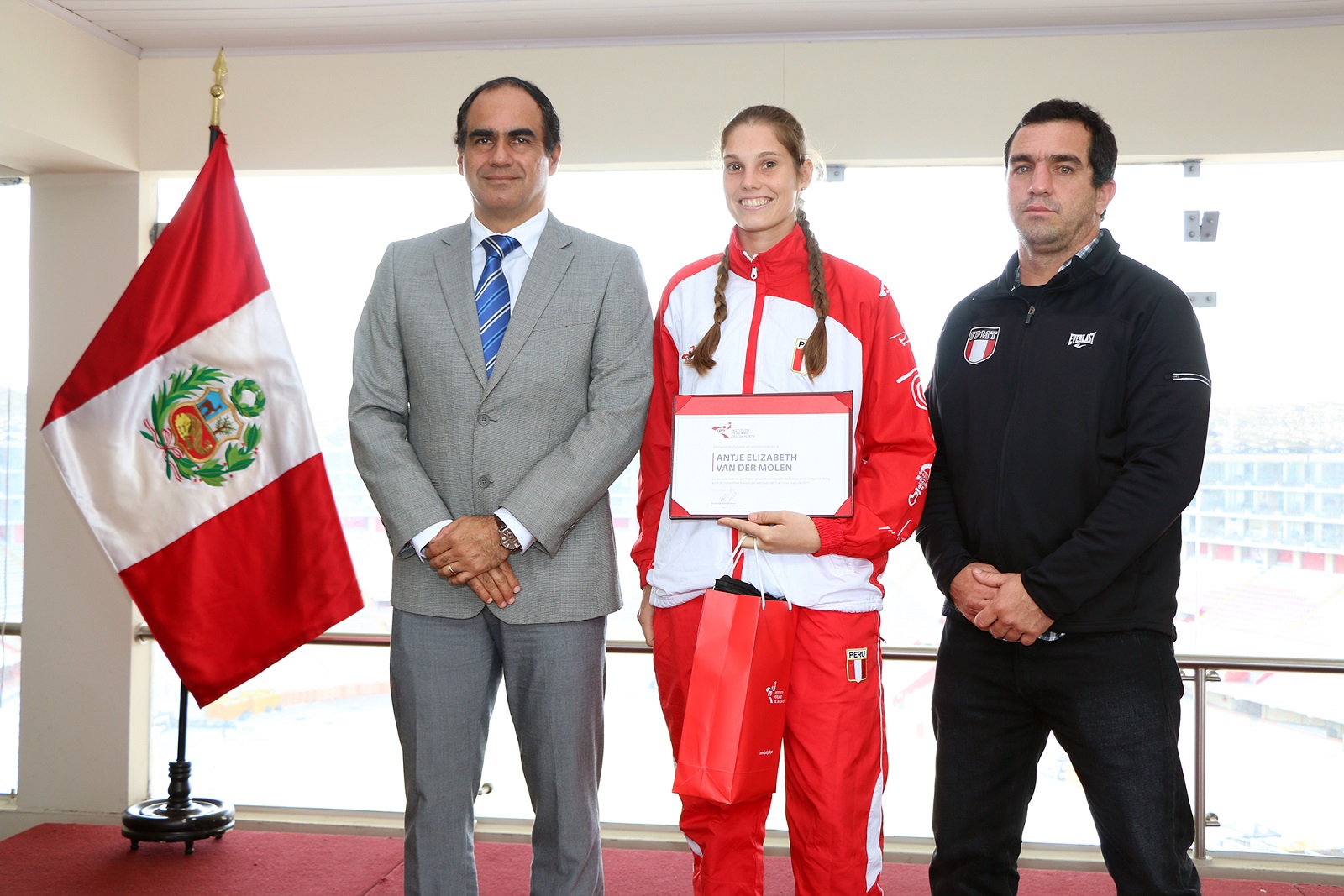 van der molen logro bronce